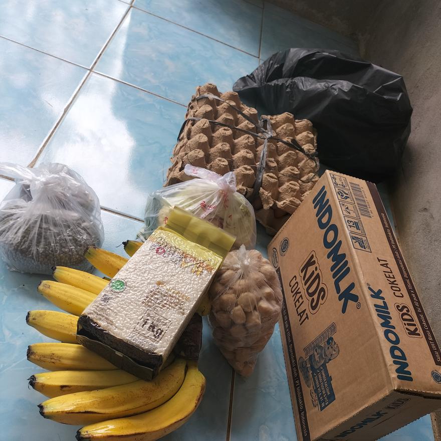 Tangani Stunting, Pemdes PAWI Kembali Serahkan PMT Khusus Pada Baduta Dalam Pemantauan 
